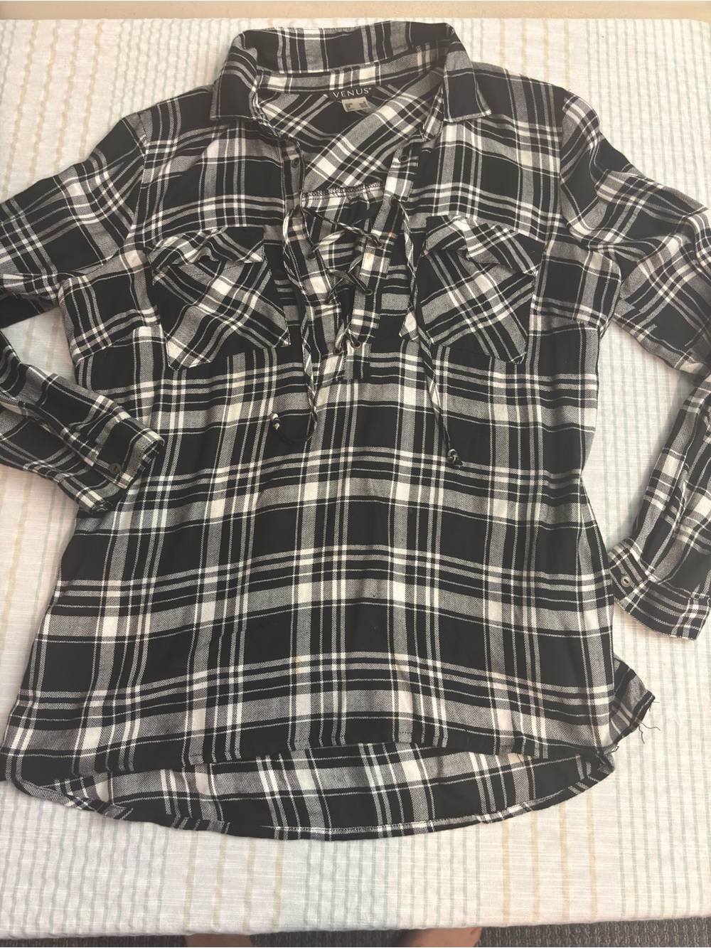 VENUS Black & White Plaid Lace-Up Tunic Shirt